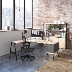 Bureau individuel ALTO associé à un caisson et un retour de bureau.