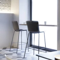 Tabouret polypro Glove pour table hauteur 110 cm